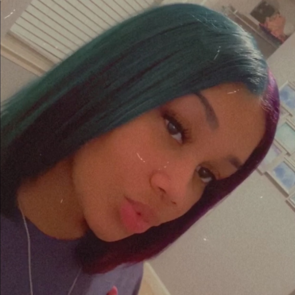 Meet your Posher, Jada